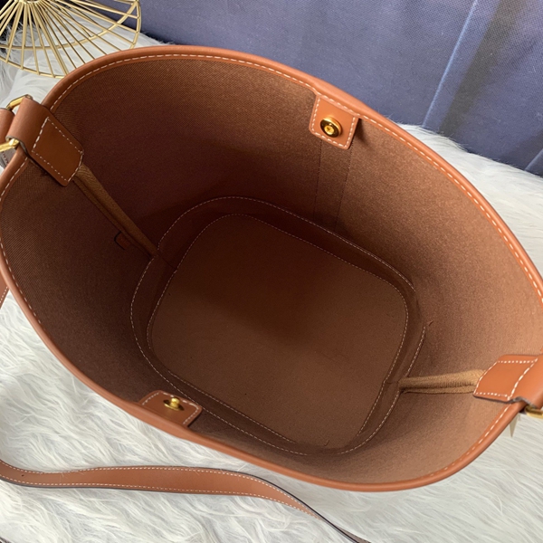 スーパーコピーブランドバッグ着用イメージ